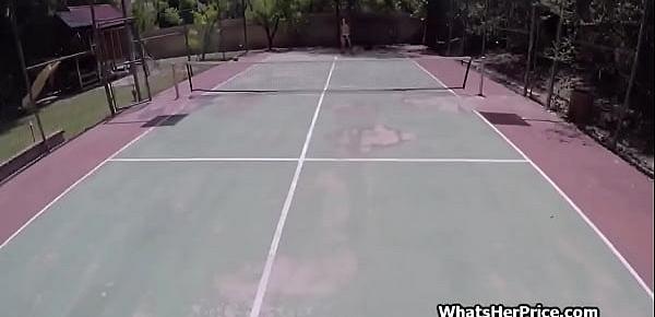  Sucked by a broke babe at the tennis court